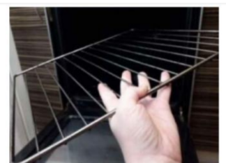 Tek sa 50 godina sam saznala čemu služi rešetka unutar peći: OVAKO se može koristiti! Tek sa 50 godina sam saznala čemu služi rešetka unutar peći: OVAKO se može koristiti!