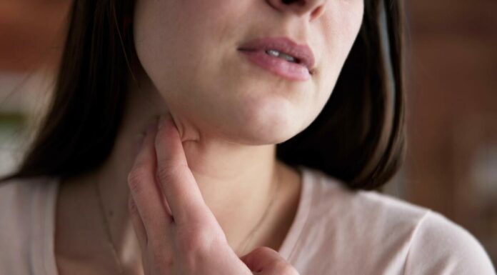 Zašto imamo osjećaj da nam stalno stoji "knedla u grlu"? Zašto imamo osjećaj da nam stalno stoji "knedla u grlu"?