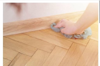 ŽENA KOJA PRODAJE STANOVE OTKRILA TRIK DA PARKET PONOVO BLISTA: Uz samo 1 jeftin sastojak izgledaće kao SVJEŽE LAKIRAN ŽENA KOJA PRODAJE STANOVE OTKRILA TRIK DA PARKET PONOVO BLISTA: Uz samo 1 jeftin sastojak izgledaće kao SVJEŽE LAKIRAN