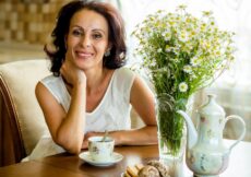 6 stvari koje otmena žena u 50-im nikad sebi neće dozvoliti: Za damu sa samopouzdanjem ovo je nedopustivo