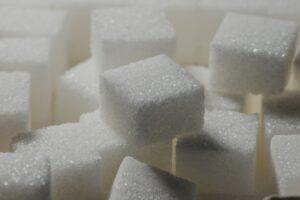 Jedna kockica šećera dnevno uz kafu: Koliko kilograma dobijete za 30 dana