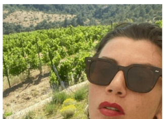 MUŽ HTEO DA JE IZNENADI, A ONDA JE ZATEKAO G0LU SA ROĐENIM OCEM: I dan danas se prepričava SKANDAL poznate glumice MUŽ HTEO DA JE IZNENADI, A ONDA JE ZATEKAO G0LU SA ROĐENIM OCEM: I dan danas se prepričava SKANDAL poznate glumice