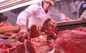 Nikako ne kupujte ovakvo meso: Mesari varaju kupce, evo šta prvo trebate primijetiti kada uđete Nikako ne kupujte ovakvo meso: Mesari varaju kupce, evo šta prvo trebate primijetiti kada uđete