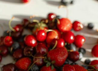 Nutricionisti upozoravaju: Zašto ne biste smjeli miješati jagode i trešnje? Nutricionisti upozoravaju: Zašto ne biste smjeli miješati jagode i trešnje?