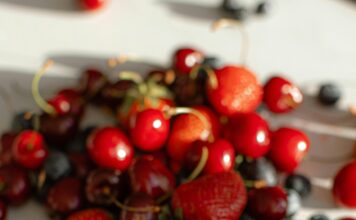 Nutricionisti upozoravaju: Zašto ne biste smjeli miješati jagode i trešnje? Nutricionisti upozoravaju: Zašto ne biste smjeli miješati jagode i trešnje?