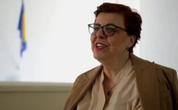 Džejla Ramović je odrasla u ovoj kući s roditeljima i sestrama, evo šta su komšije imale da kažu! Džejla Ramović je odrasla u ovoj kući s roditeljima i sestrama, evo šta su komšije imale da kažu!