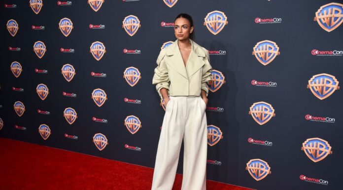 Elegantne i neodoljive kombinacije s bijelim pantalonama za jesen Elegantne i neodoljive kombinacije s bijelim pantalonama za jesen