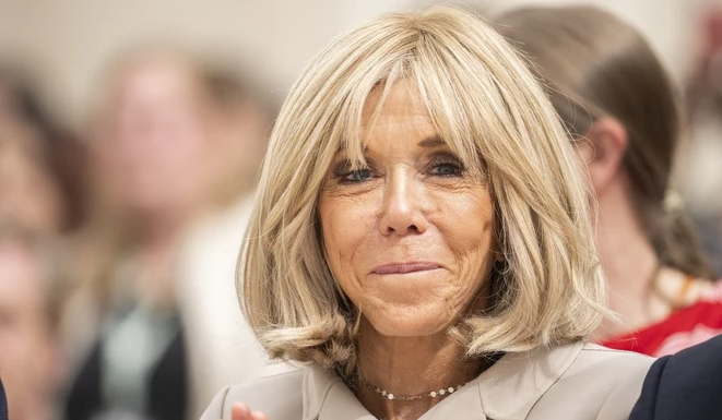 “Evo kako je Brižit Makron izgledala kad je BILA MUŠKARAC”: Pojavila se ŠOK SLIKA i sad su teorije zavjere JOŠ GLASNIJE – sud u Parizu dodatno ZABIBERIO ČORBU “Evo kako je Brižit Makron izgledala kad je BILA MUŠKARAC”: Pojavila se ŠOK SLIKA i sad su teorije zavjere JOŠ GLASNIJE – sud u Parizu dodatno ZABIBERIO ČORBU