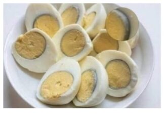 Evo šta znači ZELENI KRUG oko kuhanog žumanceta i da li treba da pojedete takvo jaje ili ne Evo šta znači ZELENI KRUG oko kuhanog žumanceta i da li treba da pojedete takvo jaje ili ne