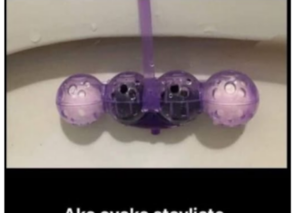 KAKO OVO PRIJE NISMO ZNALI? OSVJEŽIVAČ U WC ŠOLJU SVI POGREŠNO STAVLJAMO: Evo kako treba KAKO OVO PRIJE NISMO ZNALI? OSVJEŽIVAČ U WC ŠOLJU SVI POGREŠNO STAVLJAMO: Evo kako treba