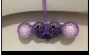 KAKO OVO PRIJE NISMO ZNALI? OSVJEŽIVAČ U WC ŠOLJU SVI POGREŠNO STAVLJAMO: Evo kako treba KAKO OVO PRIJE NISMO ZNALI? OSVJEŽIVAČ U WC ŠOLJU SVI POGREŠNO STAVLJAMO: Evo kako treba