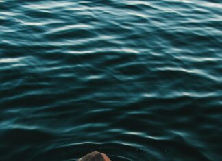 Plave usne nakon izlaska iz vode upozoravaju na ozbiljan problem s kisikom Plave usne nakon izlaska iz vode upozoravaju na ozbiljan problem s kisikom