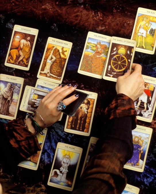 Tarot horoskop za avgust 2025: Otkrij šta te čeka prema tvojoj astrološkoj karti, 3 znaka očekuje nezamisliva sreća