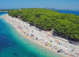 Zašto ljudi bježe s plaža na Jadranu već u 5 popodne? Turisti i domaći otkrili razloge, neki će vas šokirati Zašto ljudi bježe s plaža na Jadranu već u 5 popodne? Turisti i domaći otkrili razloge, neki će vas šokirati