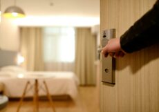 “ZNAM, BIZARNO JE” Žena otišla u Tursku na ljetovanje, pa otkrila šta ju je zateklo u hotelu sa 5 zvjezdica