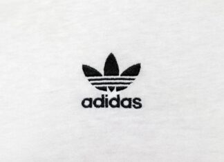 Adidas priznao grešku: Usledilo izvinjenje zbog viralnih sandala, evo i zašto Adidas priznao grešku: Usledilo izvinjenje zbog viralnih sandala, evo i zašto