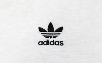 Adidas priznao grešku: Usledilo izvinjenje zbog viralnih sandala, evo i zašto Adidas priznao grešku: Usledilo izvinjenje zbog viralnih sandala, evo i zašto