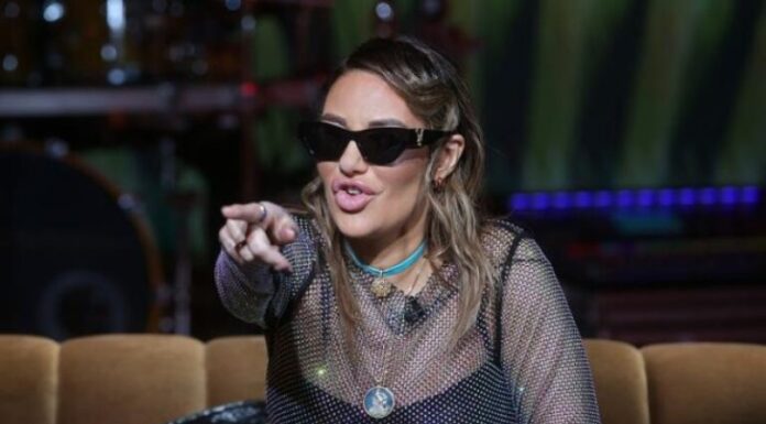 Ana Nikolić objavila tekst nove pjesme: “Bar na tren da sklonim se od prošlosti” Ana Nikolić objavila tekst nove pjesme: “Bar na tren da sklonim se od prošlosti”