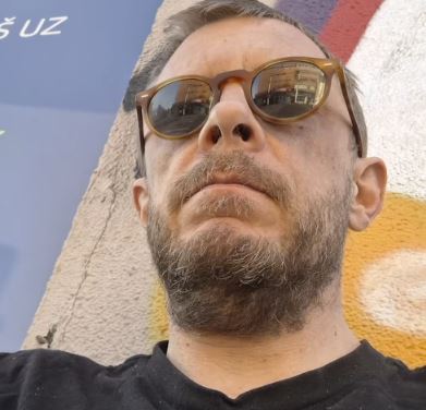 Ćerka Arsena dedića udata je za veliku Jugoslovensku zvezdu: Uz njegove pesme smo plakali, a najveći hit posvetio njoj Ćerka Arsena dedića udata je za veliku Jugoslovensku zvezdu: Uz njegove pesme smo plakali, a najveći hit posvetio njoj