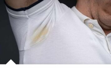 JEDNO SREDSTVO KOJE SVI IMAMO U KUĆI SKIDA SVE FLEKE SA ODEĆE KAO RUKOM, NIKAD NAM NE BI PALO NA PAMET JEDNO SREDSTVO KOJE SVI IMAMO U KUĆI SKIDA SVE FLEKE SA ODEĆE KAO RUKOM, NIKAD NAM NE BI PALO NA PAMET