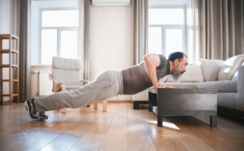 Jednostavne kućne vježbe za snažna leđa: Iskoristite ruksak i peškir! Jednostavne kućne vježbe za snažna leđa: Iskoristite ruksak i peškir!