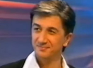 Kad je Rođa Raičević nađen mrtav, jedan pevač uradio je užasnu stvar i sve zataškao: Cela estrada zna za to, a ćuti godinama, samo ona otkrila pravu istinu Kad je Rođa Raičević nađen mrtav, jedan pevač uradio je užasnu stvar i sve zataškao: Cela estrada zna za to, a ćuti godinama, samo ona otkrila pravu istinu