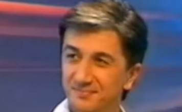 Kad je Rođa Raičević nađen mrtav, jedan pevač uradio je užasnu stvar i sve zataškao: Cela estrada zna za to, a ćuti godinama, samo ona otkrila pravu istinu Kad je Rođa Raičević nađen mrtav, jedan pevač uradio je užasnu stvar i sve zataškao: Cela estrada zna za to, a ćuti godinama, samo ona otkrila pravu istinu