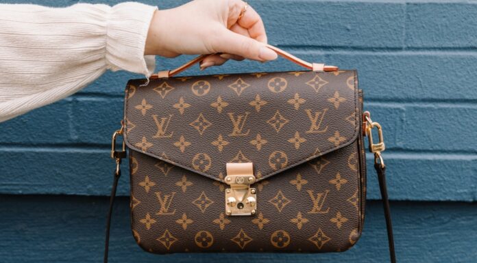 Kako da prepoznate da li je Luj Viton torba koju kupujete prava Ovo su glavne cake Kako da prepoznate da li je Luj Viton torba koju kupujete prava Ovo su glavne cake