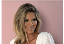 Melina Džinović se bez stida skinula i još podijelila niz fotki: Ne nosi grudnjak, a jedan detalj posebno privlači pozornost!Ženo jel te stid djece…. Melina Džinović se bez stida skinula i još podijelila niz fotki: Ne nosi grudnjak, a jedan detalj posebno privlači pozornost!Ženo jel te stid djece….