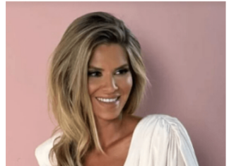 Melina Džinović se bez stida skinula i još podijelila niz fotki: Ne nosi grudnjak, a jedan detalj posebno privlači pozornost!Ženo jel te stid djece…. Melina Džinović se bez stida skinula i još podijelila niz fotki: Ne nosi grudnjak, a jedan detalj posebno privlači pozornost!Ženo jel te stid djece….