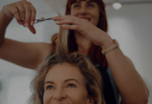 Moderne i jednostavne – 4 frizure koje skidaju decenije s lica nakon 50-te Moderne i jednostavne – 4 frizure koje skidaju decenije s lica nakon 50-te