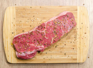 Najopasnija vrsta mesa: Povezuje se s bolestima srca, upalama i debljanjem Najopasnija vrsta mesa: Povezuje se s bolestima srca, upalama i debljanjem