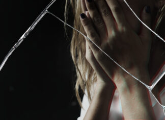 Narcizam izbliza: Kako vas narcisoidna osoba emocionalno iscrpljuje i kontroliše? Narcizam izbliza: Kako vas narcisoidna osoba emocionalno iscrpljuje i kontroliše?