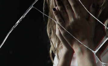 Narcizam izbliza: Kako vas narcisoidna osoba emocionalno iscrpljuje i kontroliše? Narcizam izbliza: Kako vas narcisoidna osoba emocionalno iscrpljuje i kontroliše?