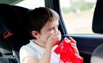 Prevencija mučnine: četiri savjeta za bezbrižno putovanje s djecom Prevencija mučnine: četiri savjeta za bezbrižno putovanje s djecom