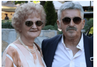 Vila ograđena kamenom ogradom: Dragan Stojković Bosanac otvorio vrata porodičnog doma na Bežanijskoj kosi, pokazao i ženu, auu Vila ograđena kamenom ogradom: Dragan Stojković Bosanac otvorio vrata porodičnog doma na Bežanijskoj kosi, pokazao i ženu, auu