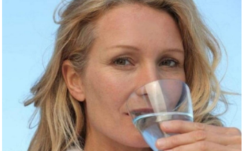 ŽENE U 50-tim M0RAJU DA UZIMAJU 0VAJ MINERAL Usporava starenje, sprečava bolest a u 0dređenoj hrani ga ima najviše! ŽENE U 50-tim M0RAJU DA UZIMAJU 0VAJ MINERAL Usporava starenje, sprečava bolest a u 0dređenoj hrani ga ima najviše!