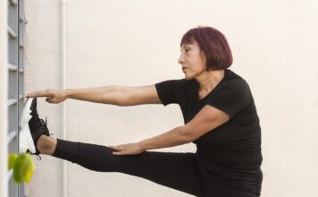 Zidni pilates topi kalorije i oblikuje tijelo – bez teretane! Zidni pilates topi kalorije i oblikuje tijelo – bez teretane!