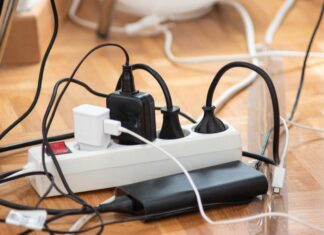 Električari upozoravaju: Ove uređaje obavezno isključujte iz struje svako veče, troše “fantomsku energiju” Električari upozoravaju: Ove uređaje obavezno isključujte iz struje svako veče, troše "fantomsku energiju"