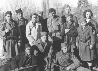 Evo kako je zaista umro Boško Buha: Nije hteo da ostavi čuvenu doktorku koju su trudnu držali u kavezu, u 17-oj jezivo skončao Evo kako je zaista umro Boško Buha: Nije hteo da ostavi čuvenu doktorku koju su trudnu držali u kavezu, u 17-oj jezivo skončao