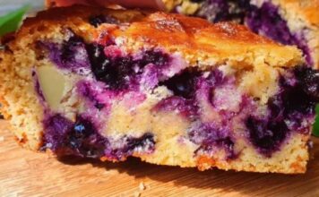 🍎🫐 KOLAČ OD ZOBENIH PAHULJICA, BOROVNICA I JABUKA – ZAPOČNITE ZDRAV VIKEND! 🌿✨ Jednostavan, ukusan i savršen za porodična okupljanja – svi će tražiti još! 🍰💛