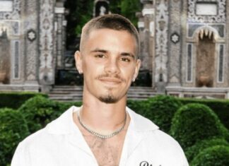 Fudbal više nije za njega: Bekamov sin prošetao modnom pistom FOTO Fudbal više nije za njega: Bekamov sin prošetao modnom pistom FOTO