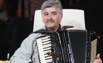 Još jedan skandal u novoj emisiji: Bosanac u klinču sa Viki i Desingericom Još jedan skandal u novoj emisiji: Bosanac u klinču sa Viki i Desingericom