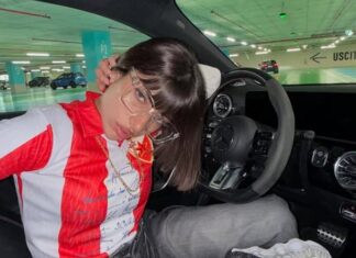 Privukla dosta pažnje: Italijanska reperka pozirala u dresu Zvezde FOTO Privukla dosta pažnje: Italijanska reperka pozirala u dresu Zvezde FOTO