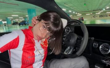 Privukla dosta pažnje: Italijanska reperka pozirala u dresu Zvezde FOTO Privukla dosta pažnje: Italijanska reperka pozirala u dresu Zvezde FOTO