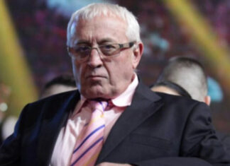 Sada je u vezi sa 43 godina mlađom: Era Ojdanić priznao da je bio intiman sa muškarcem Sada je u vezi sa 43 godina mlađom: Era Ojdanić priznao da je bio intiman sa muškarcem