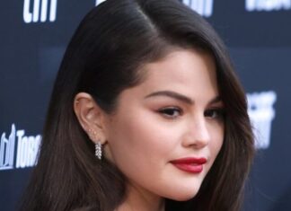 Selena Gomez zablistala na dodjeli Emi nagrada u Los Anđelesu Selena Gomez zablistala na dodjeli Emi nagrada u Los Anđelesu