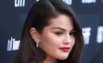 Selena Gomez zablistala na dodjeli Emi nagrada u Los Anđelesu Selena Gomez zablistala na dodjeli Emi nagrada u Los Anđelesu