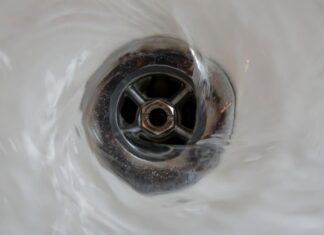 Stručnjakinja otkrila dvije metode kako da se očisti smrad iz odvoda Stručnjakinja otkrila dvije metode kako da se očisti smrad iz odvoda