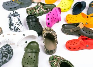 „Sve su mi potrebne“: Crocs raspametio novom saradnjom, stigle maskice za telefon u obliku klompi „Sve su mi potrebne“: Crocs raspametio novom saradnjom, stigle maskice za telefon u obliku klompi